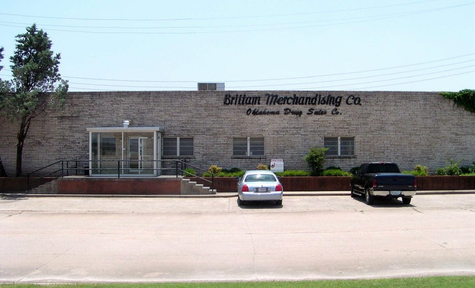 301 SE D Ave, Lawton, OK for sale - Building Photo - Image 2 of 5