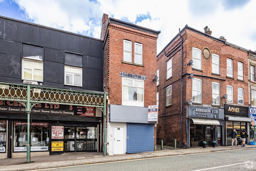 43 Market St, Hyde to rent - Building Photo - Image 2 of 2