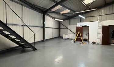 Caton Cross, Ashburton to rent Interior Photo- Image 2 of 3