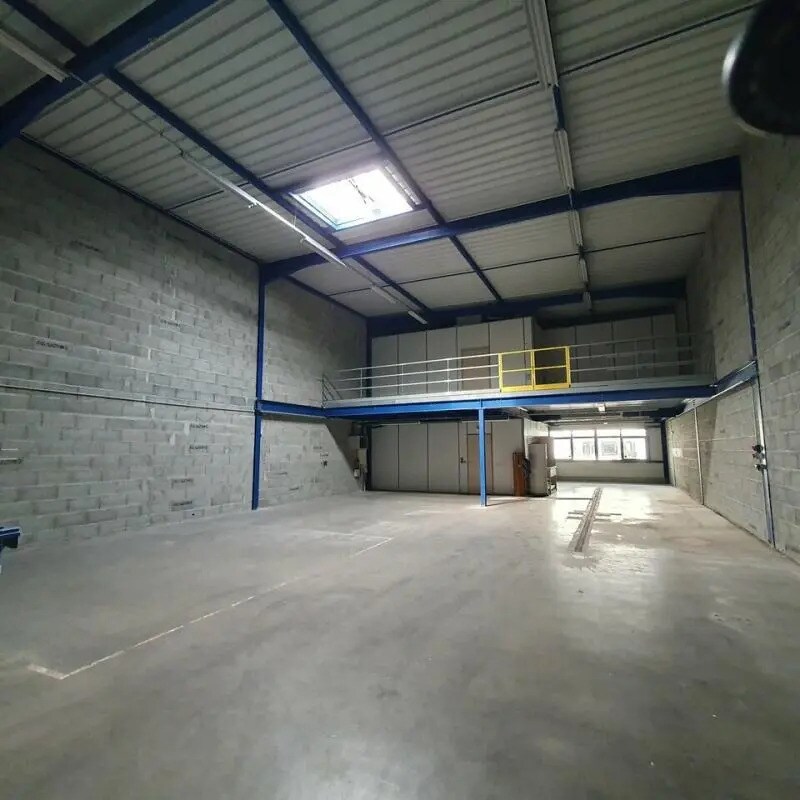 Light Industrial in Échirolles to rent Primary Photo- Image 1 of 14