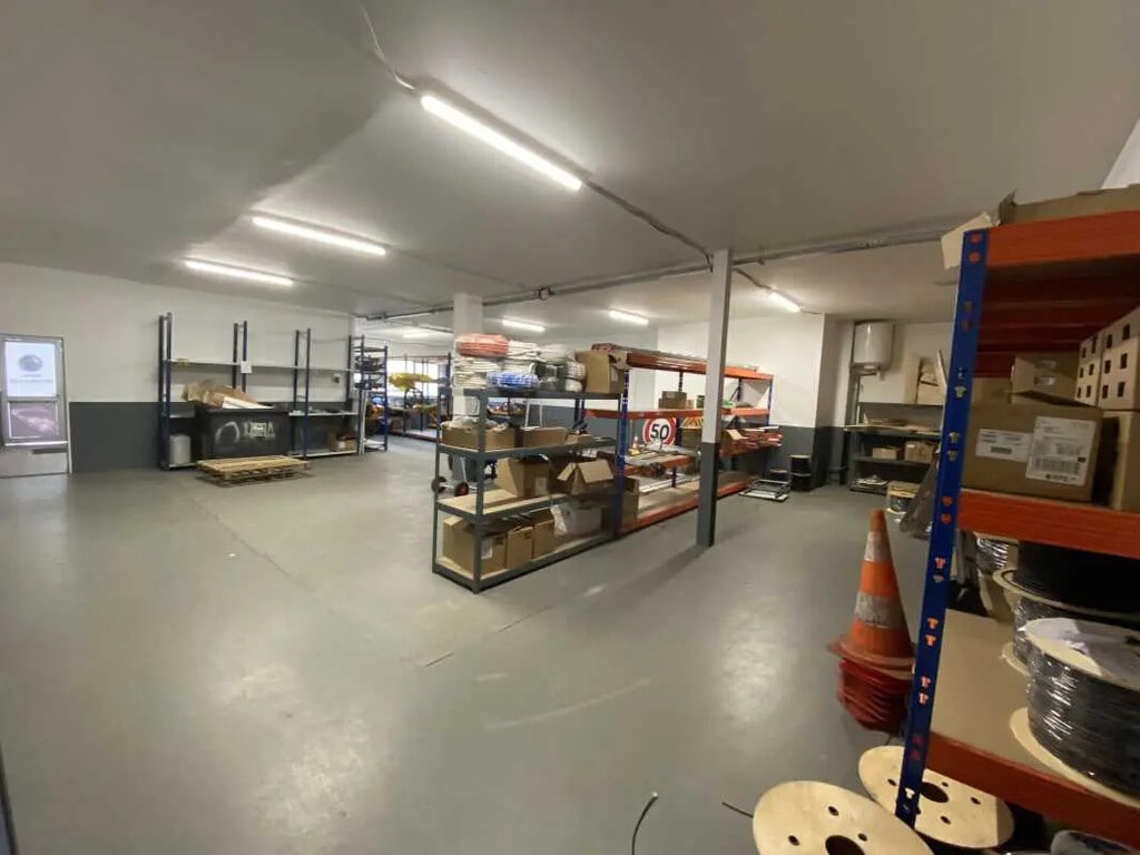 Vente Local d'activités 615 m² - Photo 1