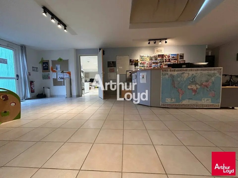 Location Bureaux 250 m² - Photo 1