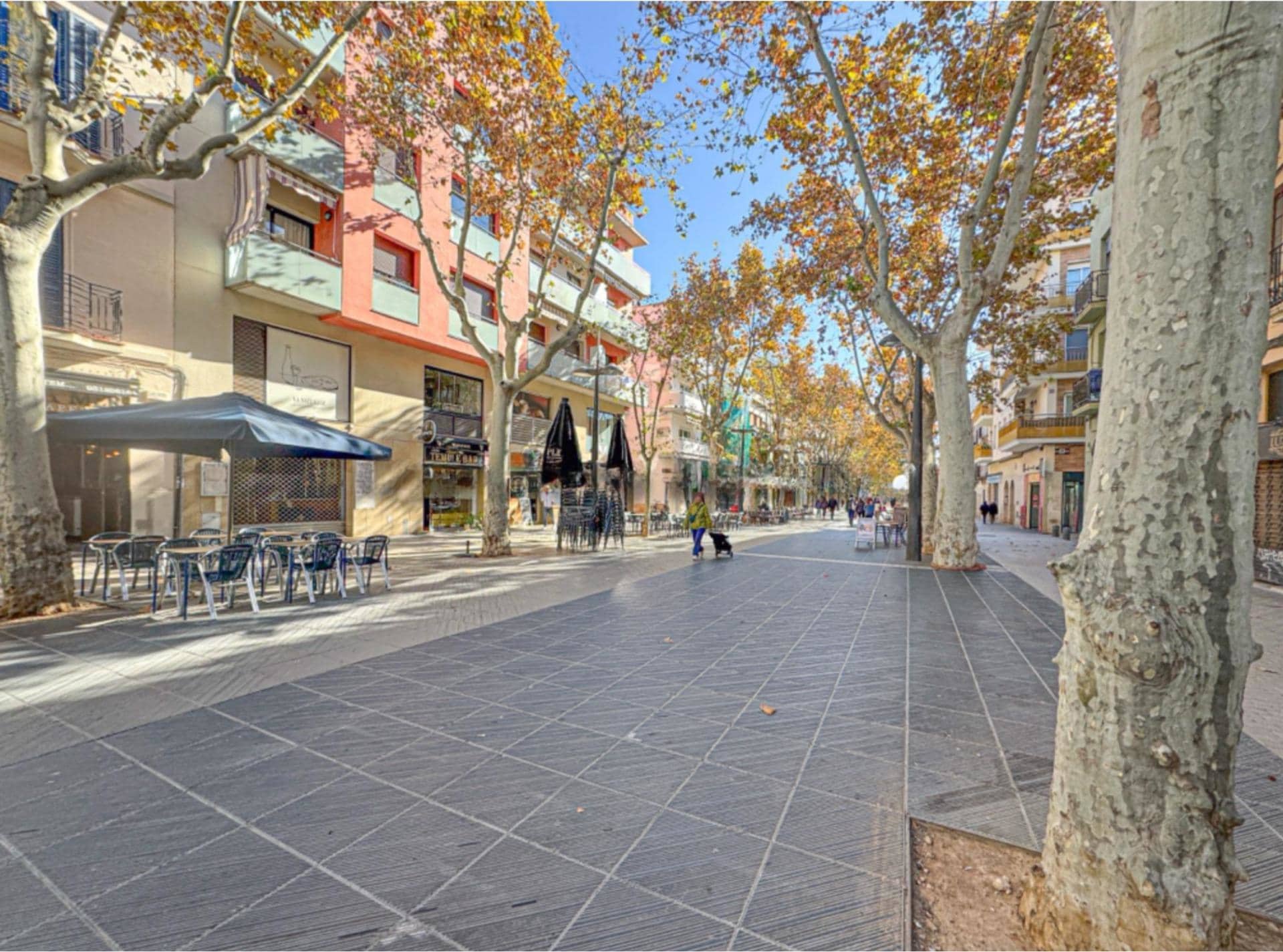 Retail in Vilanova i la Geltrú, Barcelona to rent Interior Photo- Image 1 of 1