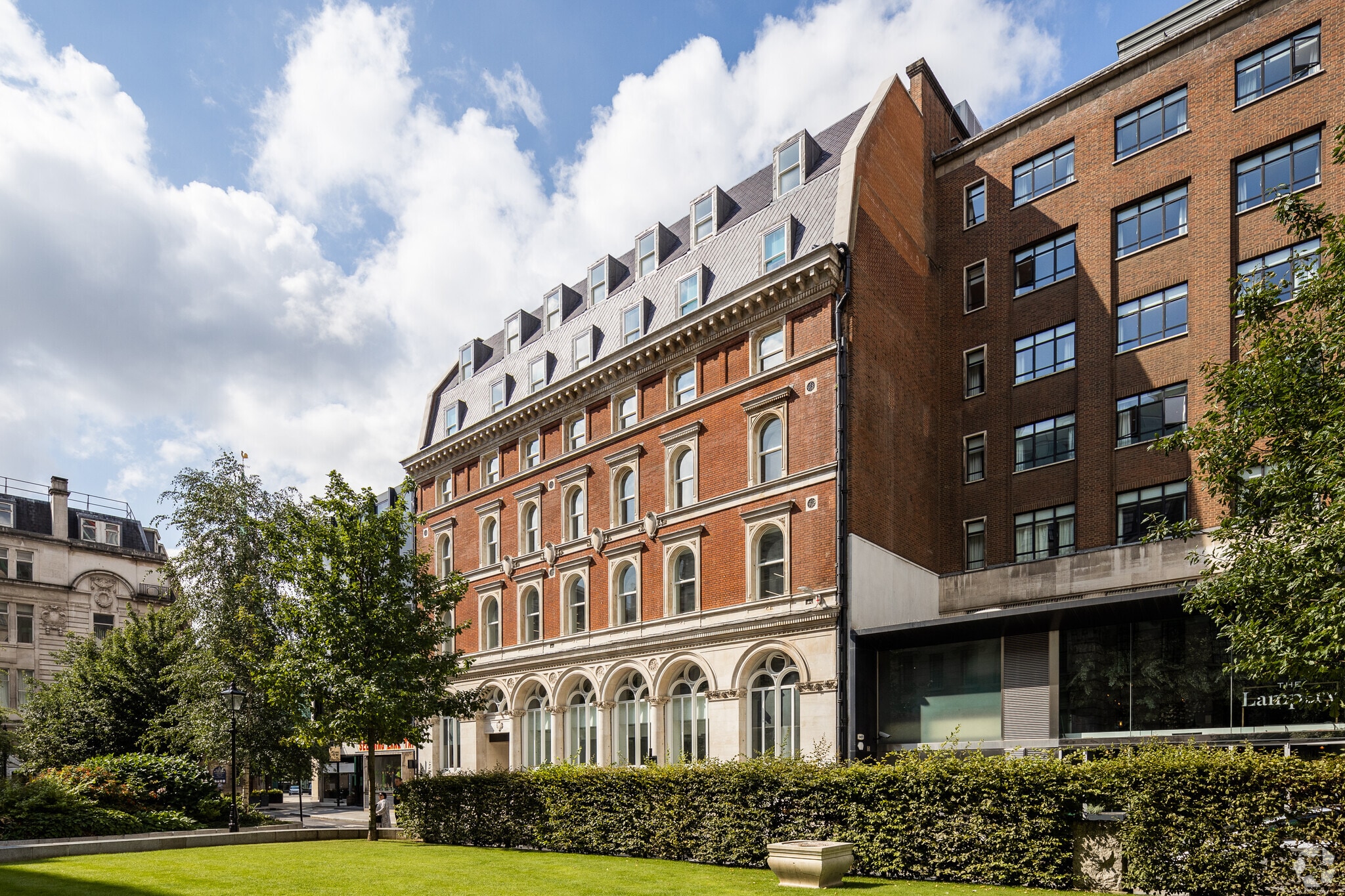 2 Seething Ln, London to rent Primary Photo- Image 1 of 5