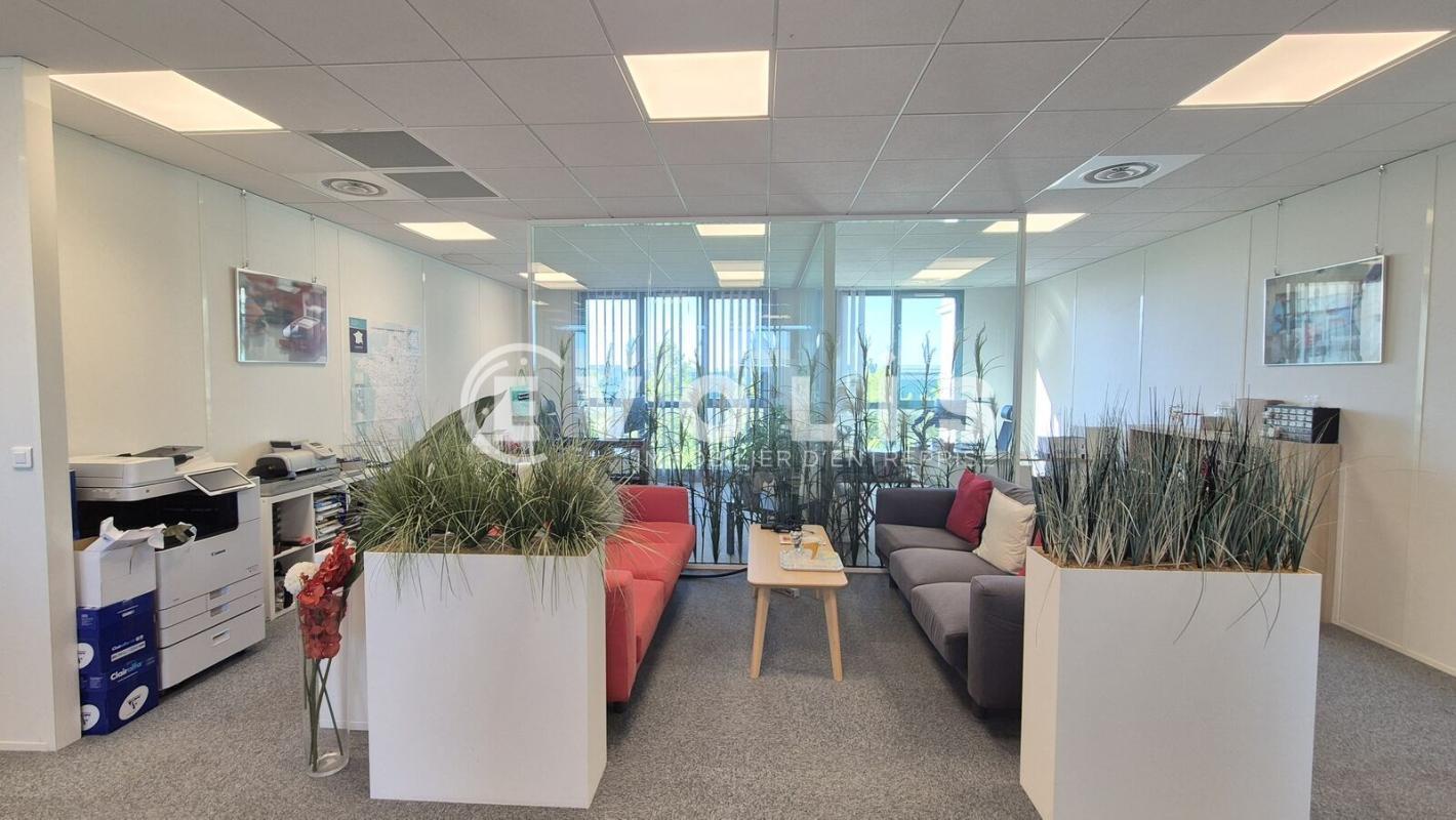 Office in Serris for sale Interior Photo- Image 1 of 11
