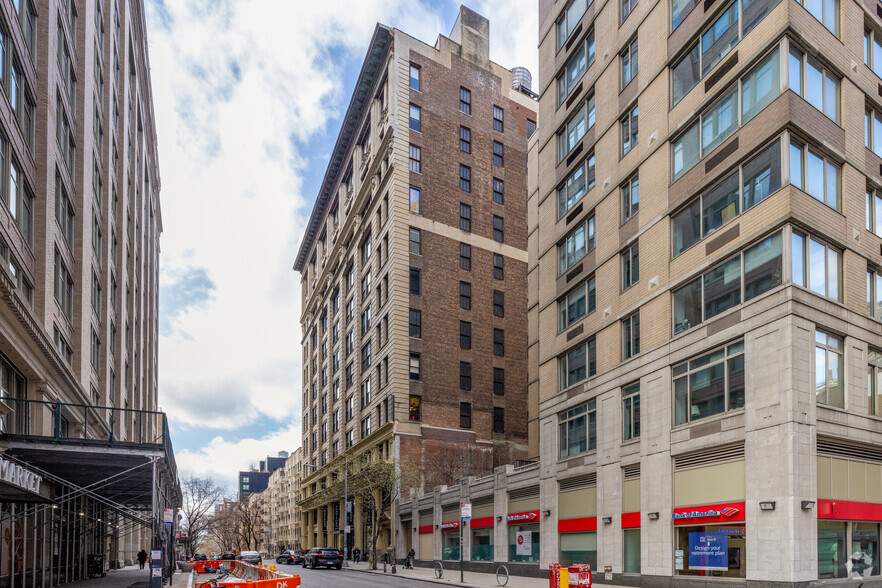 207-217 W 25th St, New York, NY for rent - Building Photo - Image 1 of 7