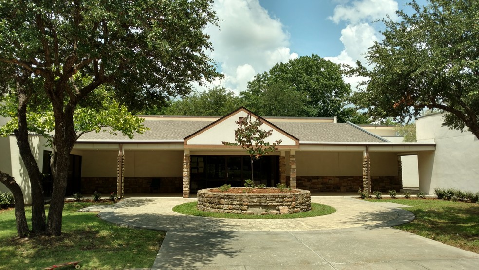 2801 Osler Dr, Grand Prairie, TX for rent - Building Photo - Image 2 of 8