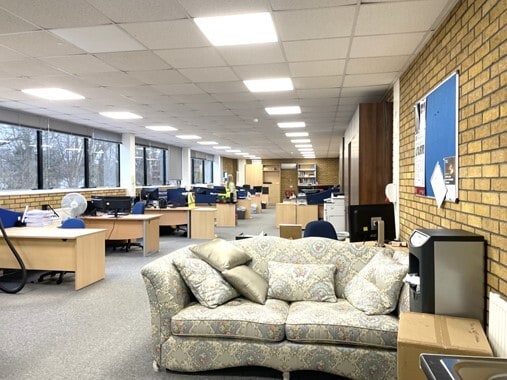 Eelmoor Rd, Farnborough to rent - Interior Photo - Image 1 of 2