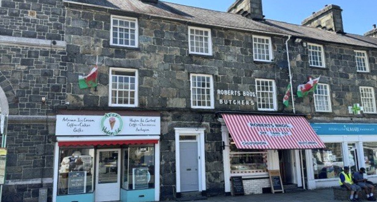 Eldon Sq, Dolgellau for sale Primary Photo- Image 1 of 7