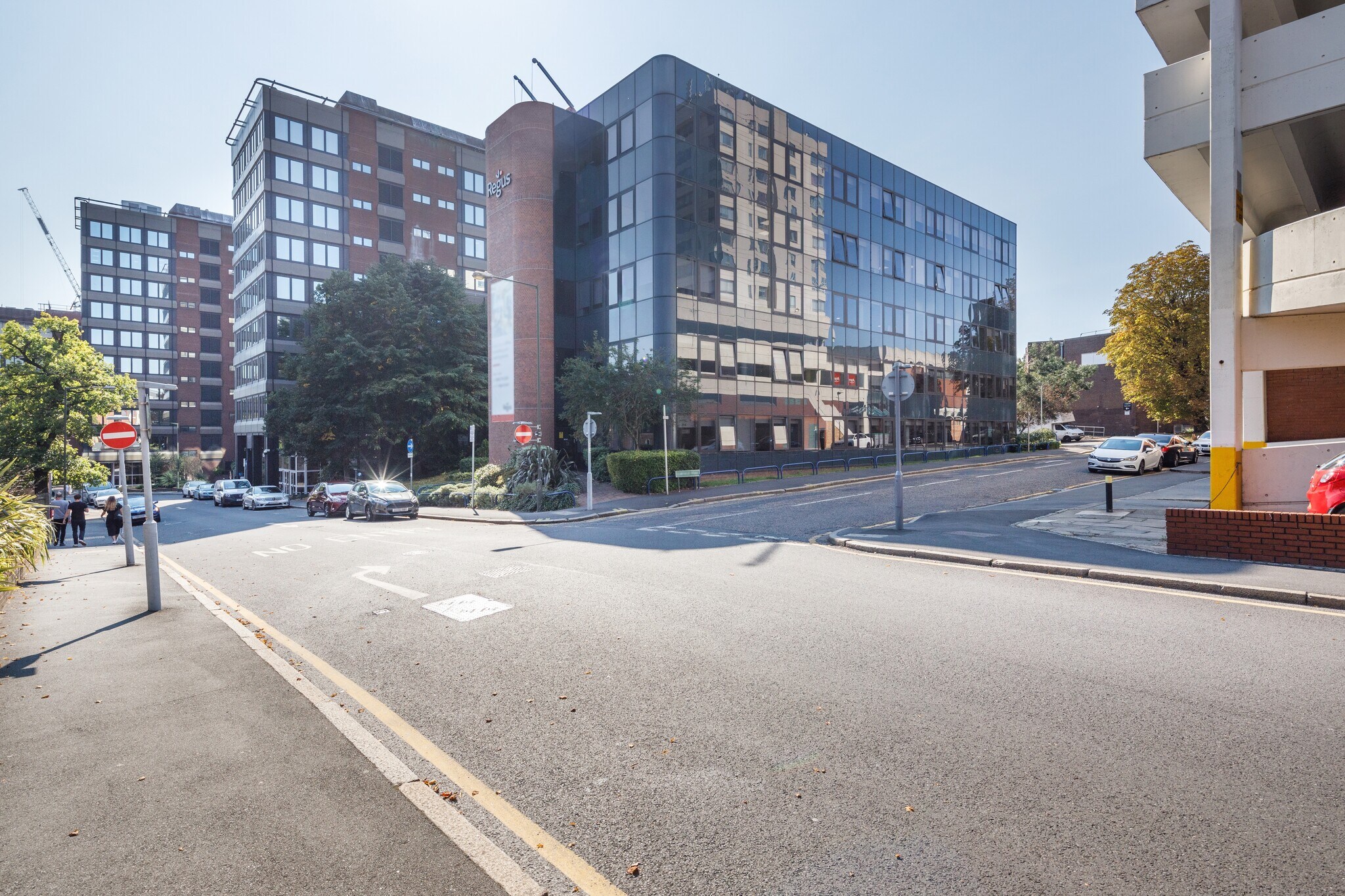 1 Elmfield Park, Bromley to rent Interior Photo- Image 1 of 11