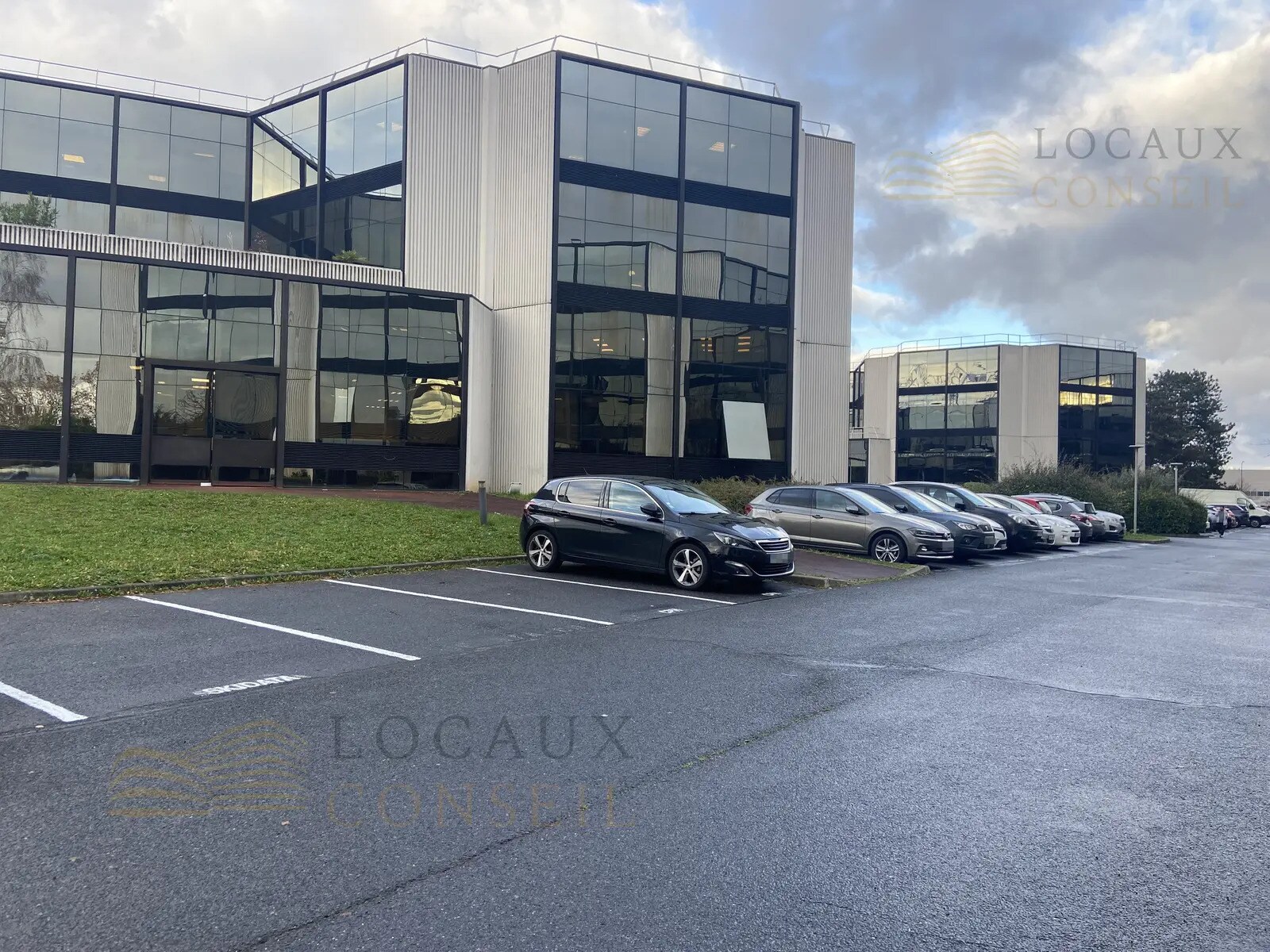 Office in Argenteuil to rent Building Photo- Image 1 of 8