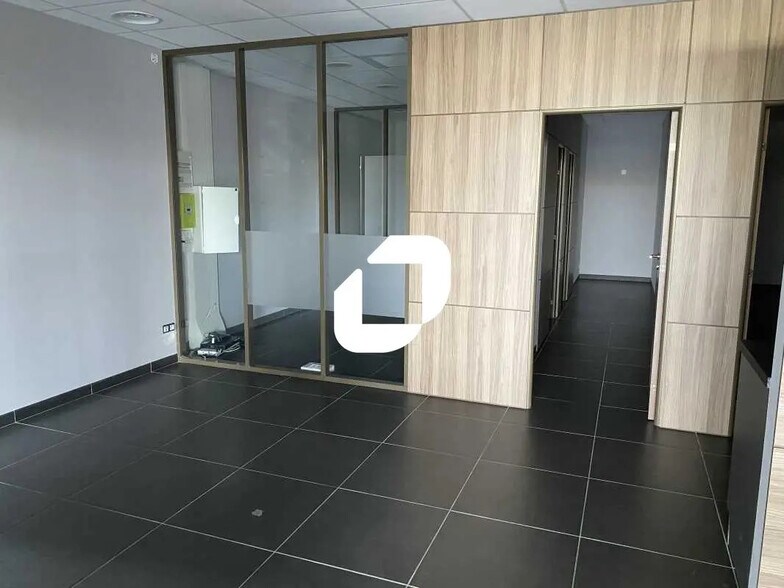 Office in Mérignac to rent - Building Photo - Image 3 of 32