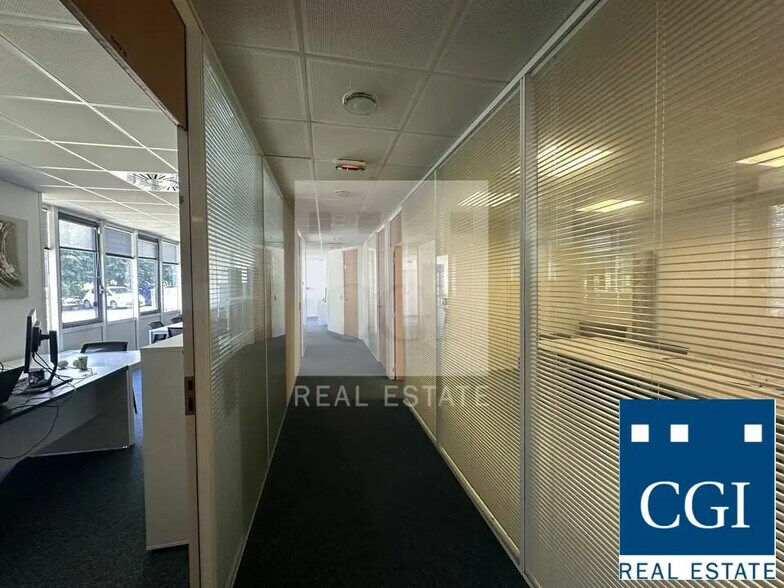 Office in Eybens to rent - Building Photo - Image 2 of 10