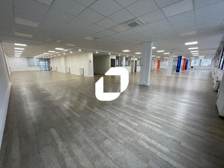 Office in Issy-les-Moulineaux to rent - Interior Photo - Image 2 of 28