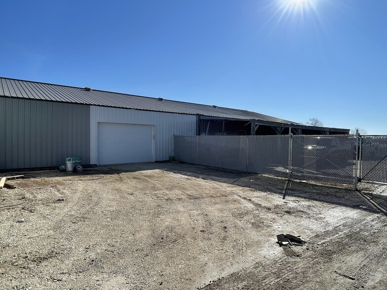 710 W Railroad St, Kingston, IL for sale - Primary Photo - Image 1 of 1