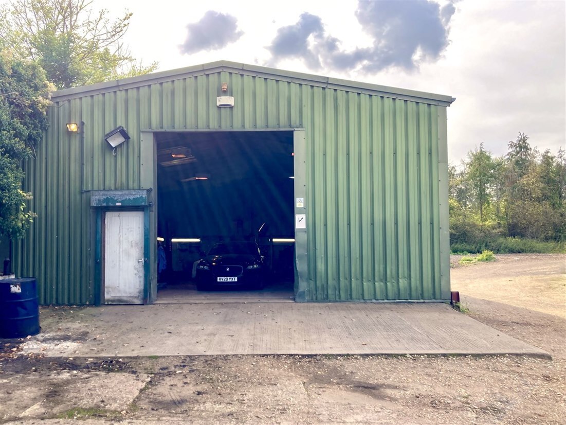 Wallingford Rd, Streatley to rent Primary Photo- Image 1 of 2