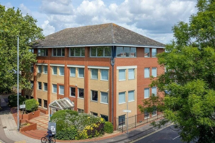 47-51 Kingston Cres, Portsmouth to rent - Building Photo - Image 3 of 26