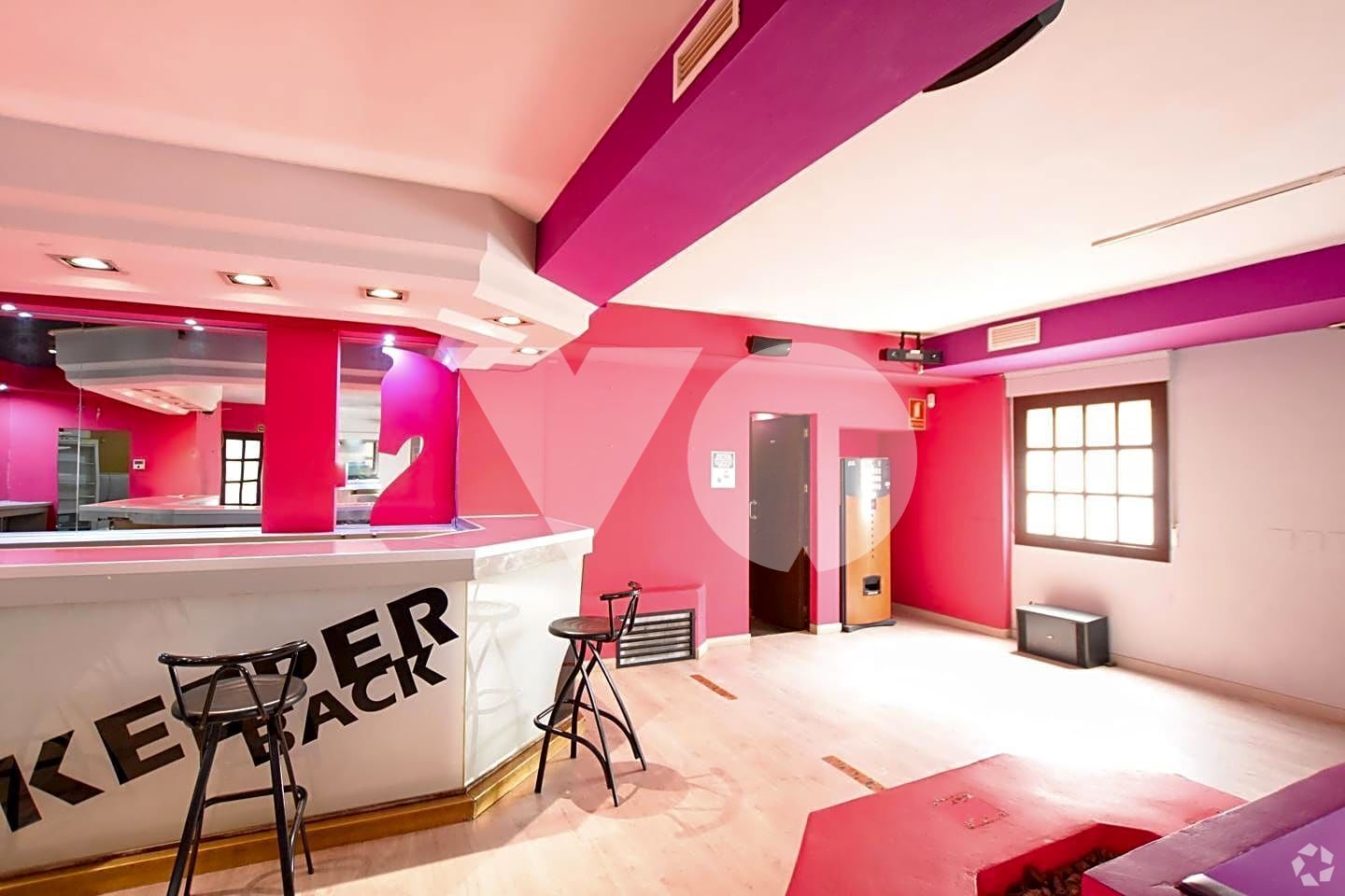 Retail in El Escorial, Madrid to rent Interior Photo- Image 1 of 2