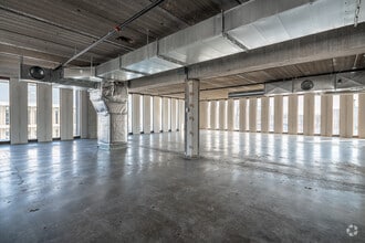 4600 W 77th St, Edina, MN to rent Interior Photo- Image 2 of 9