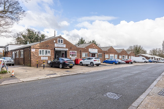 More details for 2-14 Brownfields, Welwyn Garden City - Industrial to Rent