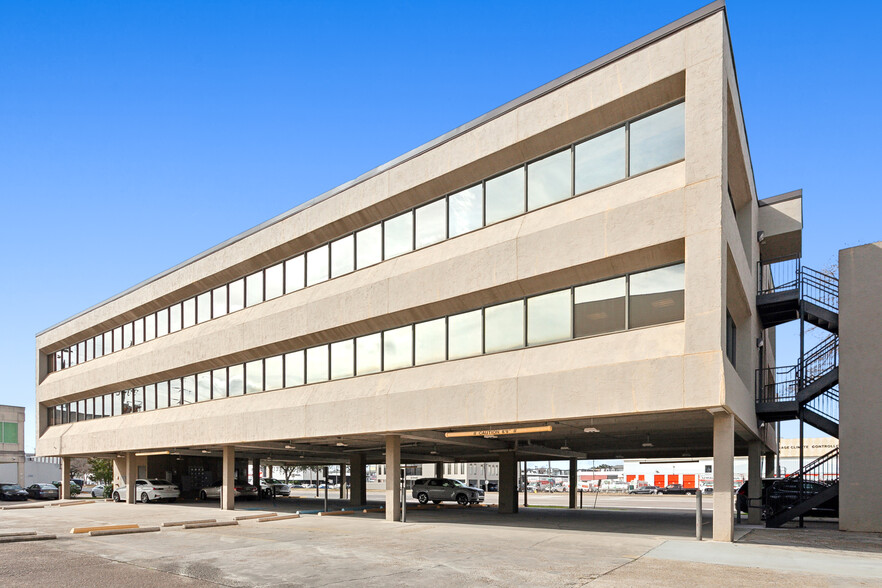 3801 N Causeway Blvd, Metairie, LA for sale - Building Photo - Image 1 of 11