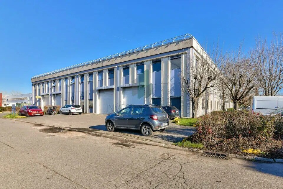 Light Industrial in Aulnay-sous-Bois to rent Building Photo- Image 1 of 2