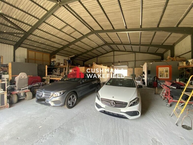Light Industrial in Saint-Jory for sale - Interior Photo - Image 3 of 5