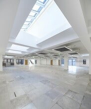 1 Neal St, London to rent Interior Photo- Image 1 of 5