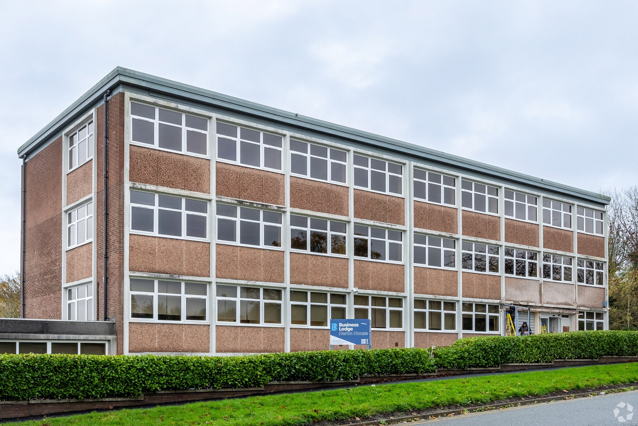 Grove Rd, Stoke On Trent to rent Building Photo- Image 1 of 8