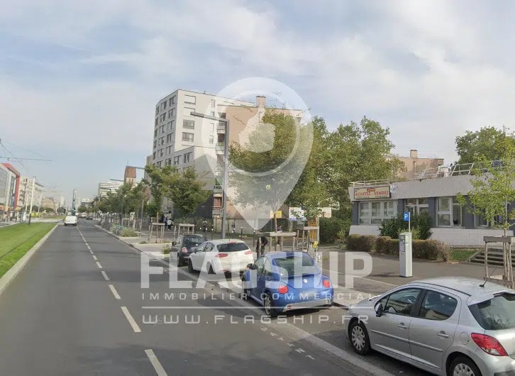 Location Commerce 1 072 m² - Photo 1