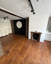 50 High St, Crediton to rent Interior Photo- Image 2 of 11