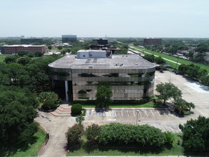 2900 Wilcrest Dr, Houston, TX - aerial  map view