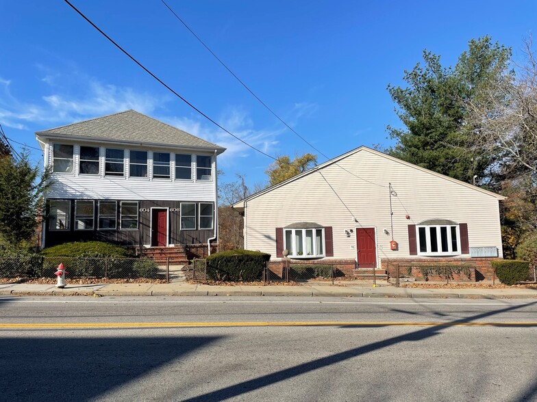 610 Providence St, West Warwick, RI for sale - Primary Photo - Image 1 of 1