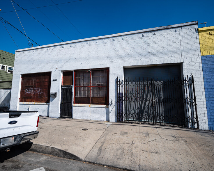 6080 S Hoover St, Los Angeles, CA for sale - Primary Photo - Image 1 of 1