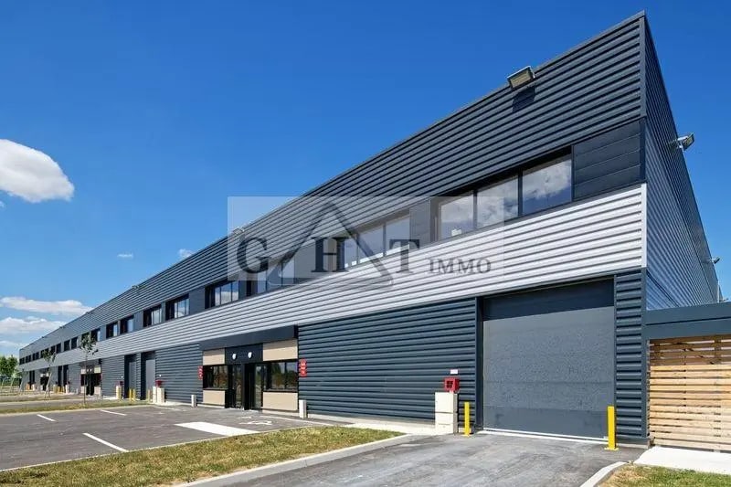 Office in Aulnay-sous-Bois to rent Building Photo- Image 1 of 5