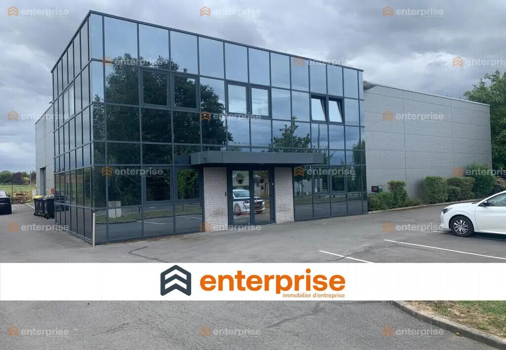 Location Local d'activités 700 m² - Photo 1