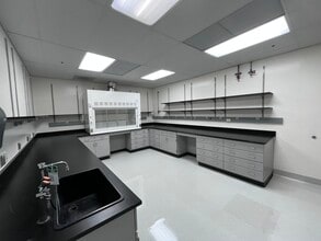 319 N Bernardo Ave, Mountain View, CA to rent Interior Photo- Image 1 of 1