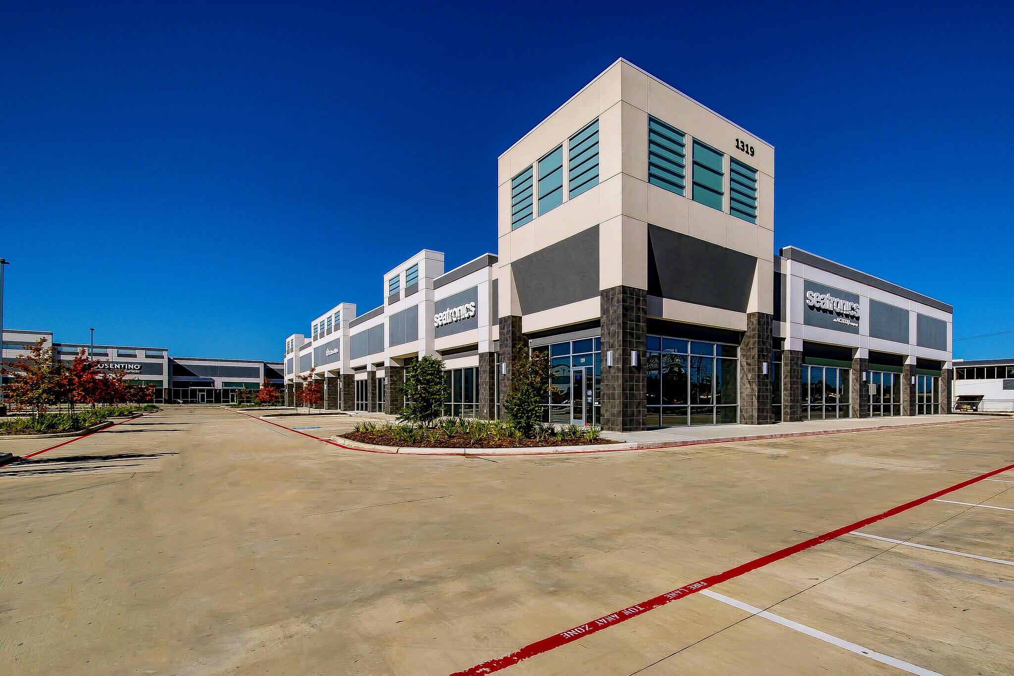 1311-1319 W Sam Houston Pky N, Houston, TX to rent Building Photo- Image 1 of 2