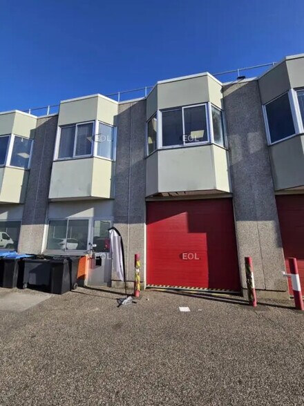 Light Industrial in Villejuif to rent - Building Photo - Image 1 of 11