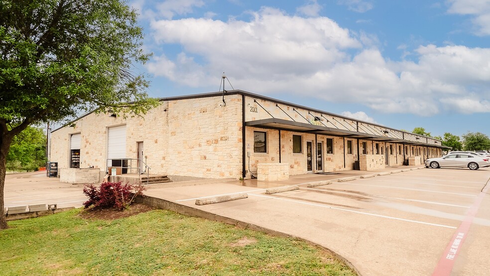 2001 Windy Ter, Cedar Park, TX for rent - Building Photo - Image 1 of 9