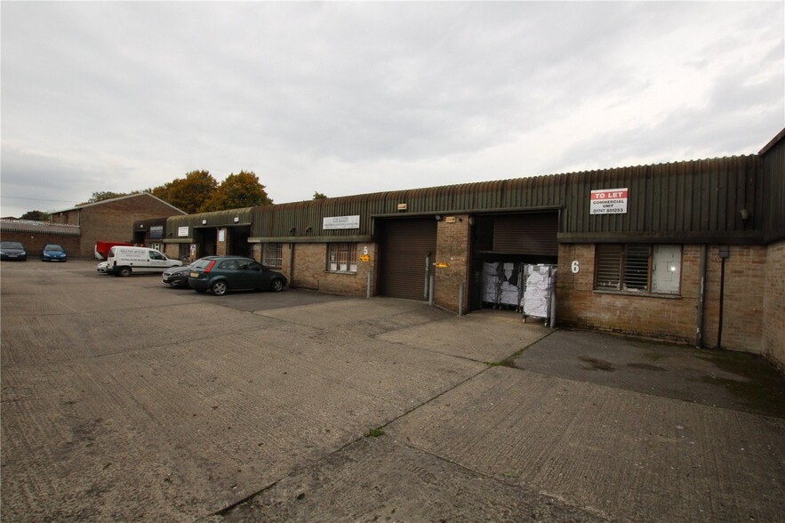 Longmead Industrial Estate, Shaftesbury for rent - Primary Photo - Image 1 of 1