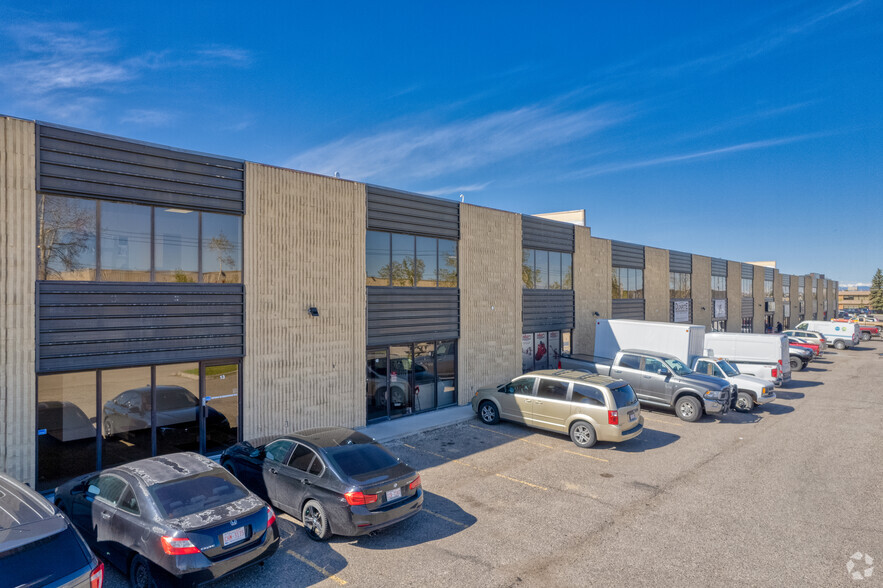 4063 74th Ave SE, Calgary, AB for sale - Building Photo - Image 1 of 1