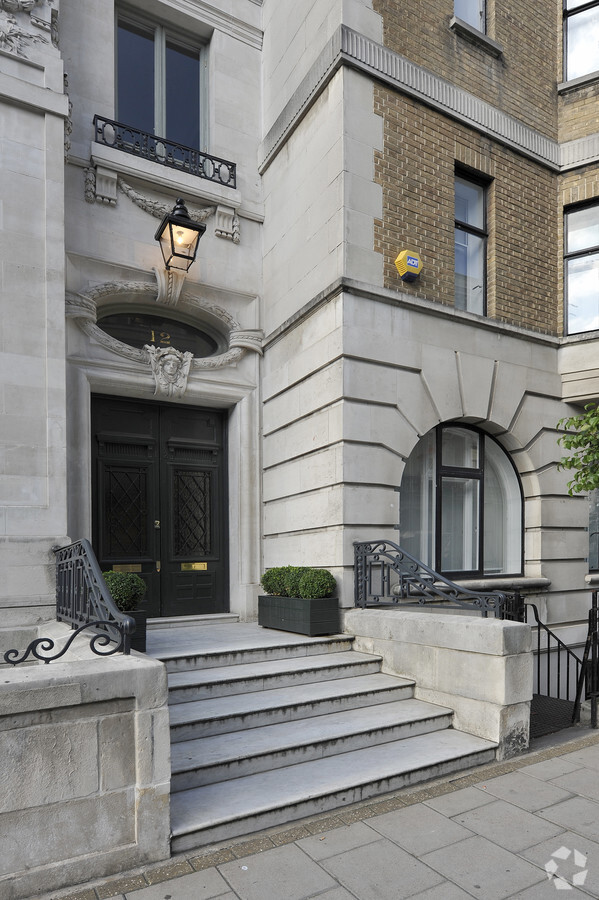 12 Devonshire St, London, W1G 7AB - GBR