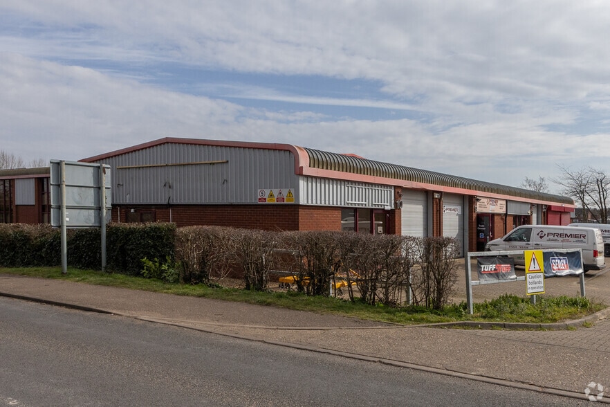 Broadmead Rd, Stewartby for sale - Primary Photo - Image 1 of 1