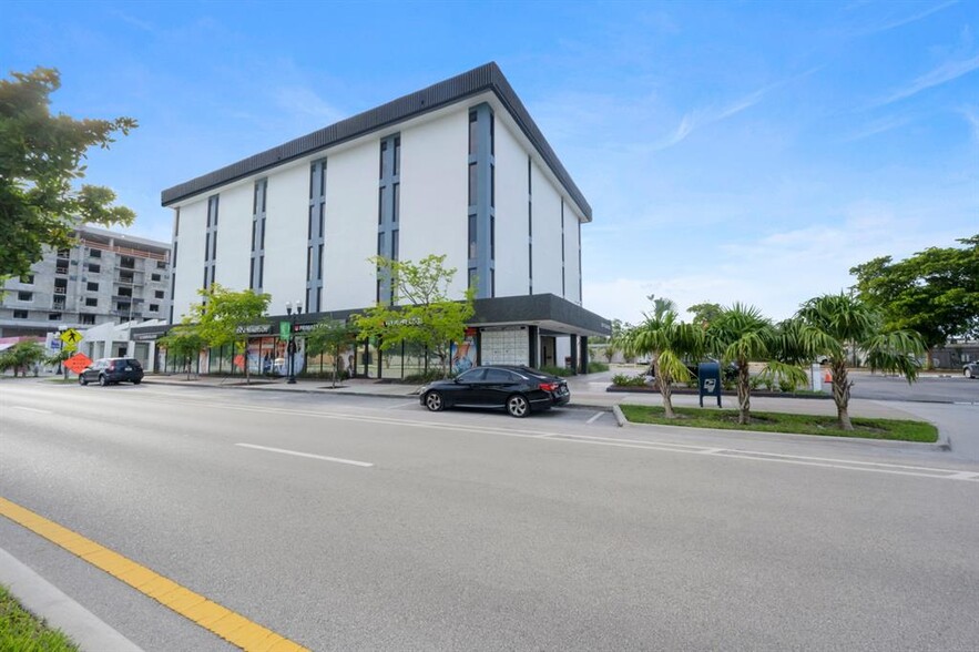 2131 Hollywood Blvd, Hollywood, FL for rent - Building Photo - Image 1 of 53