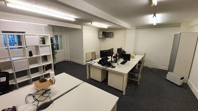 Bone Ln, Newbury to rent Interior Photo- Image 2 of 2