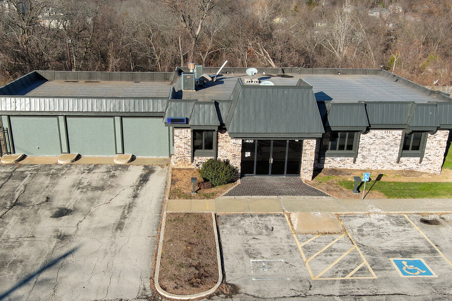 3400 E Red Bridge Rd, Kansas City, MO for sale - Building Photo - Image 1 of 41