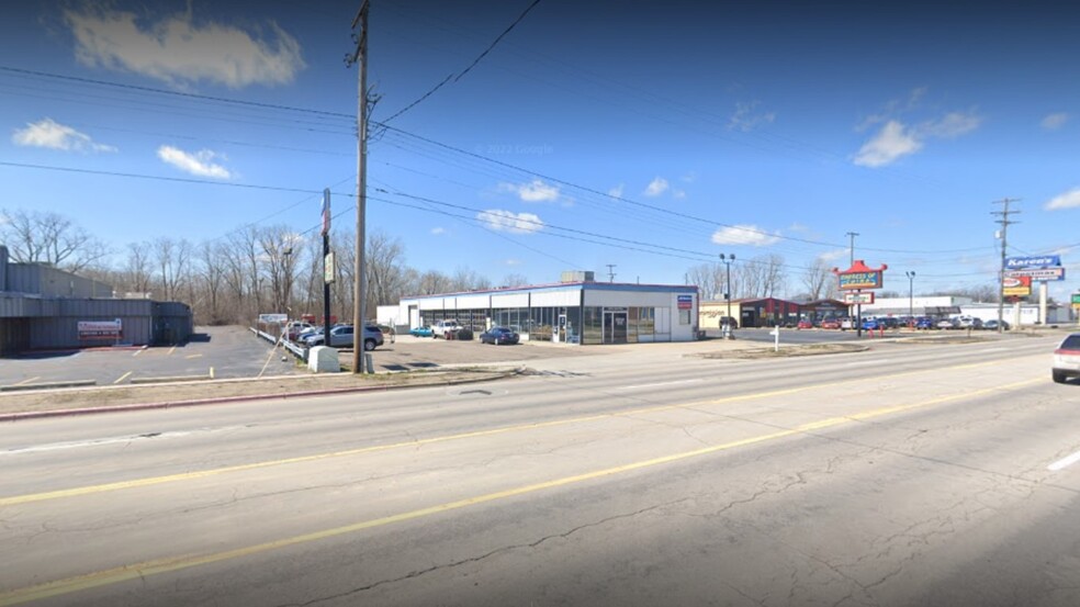 2330 S Dort Hwy, Flint, MI for rent - Building Photo - Image 1 of 7