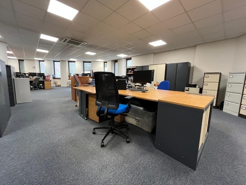 27-28 Middleborough, Colchester for sale - Building Photo - Image 3 of 13