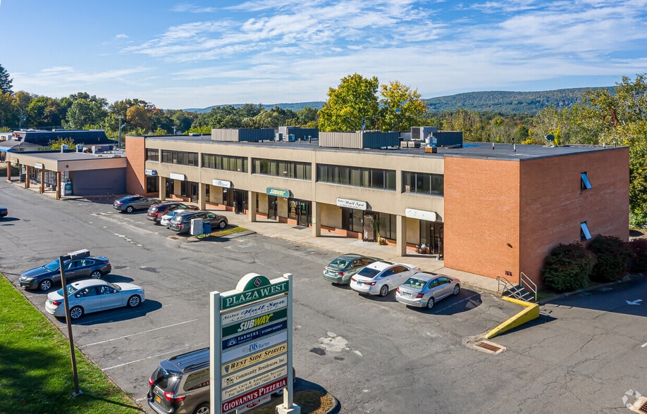 714-742 West St, Southington, CT for rent - Building Photo - Image 1 of 14